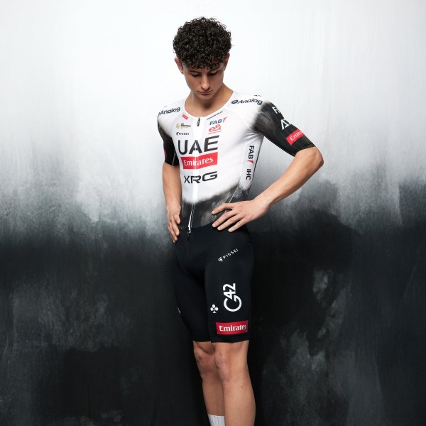 Bekleidung Herren UAE Team Emirates 2025 Hybrid Pissei body